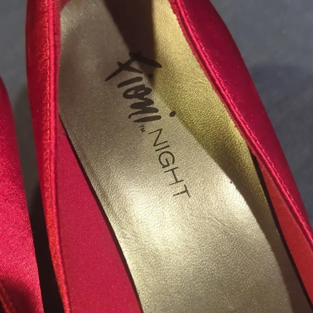 Fioni Night Heels red satin and rose toe  👠‎
